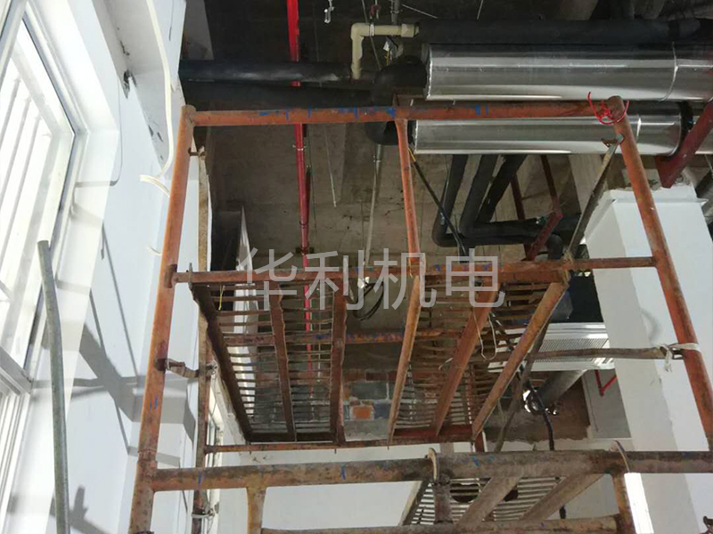 約克風(fēng)冷塊室內(nèi)機(jī)安裝