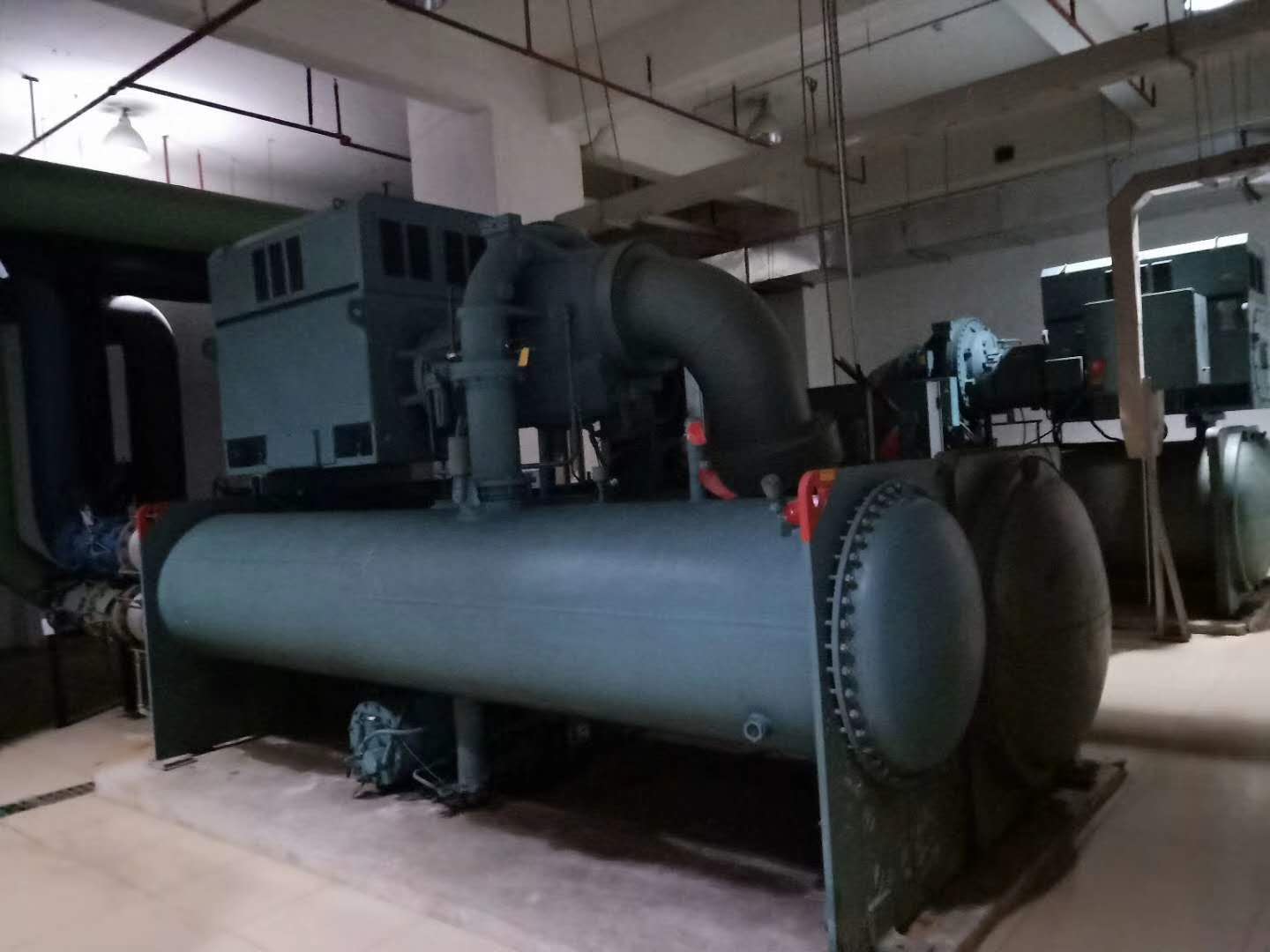 約克水冷螺桿機組安裝